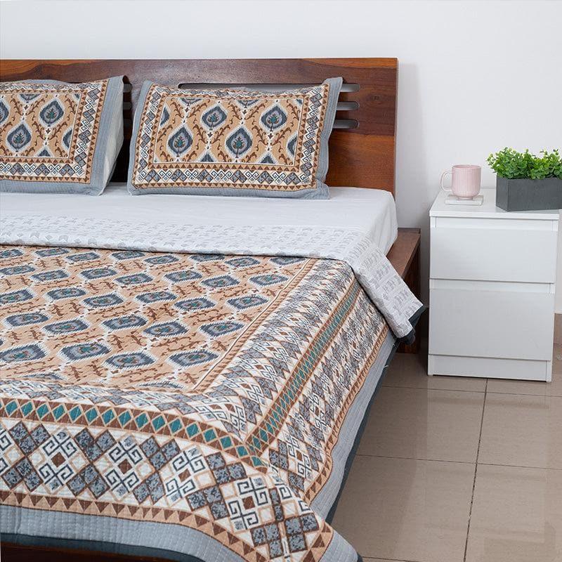 Buy Ethnic Ikat Razai Razai from Vaaree